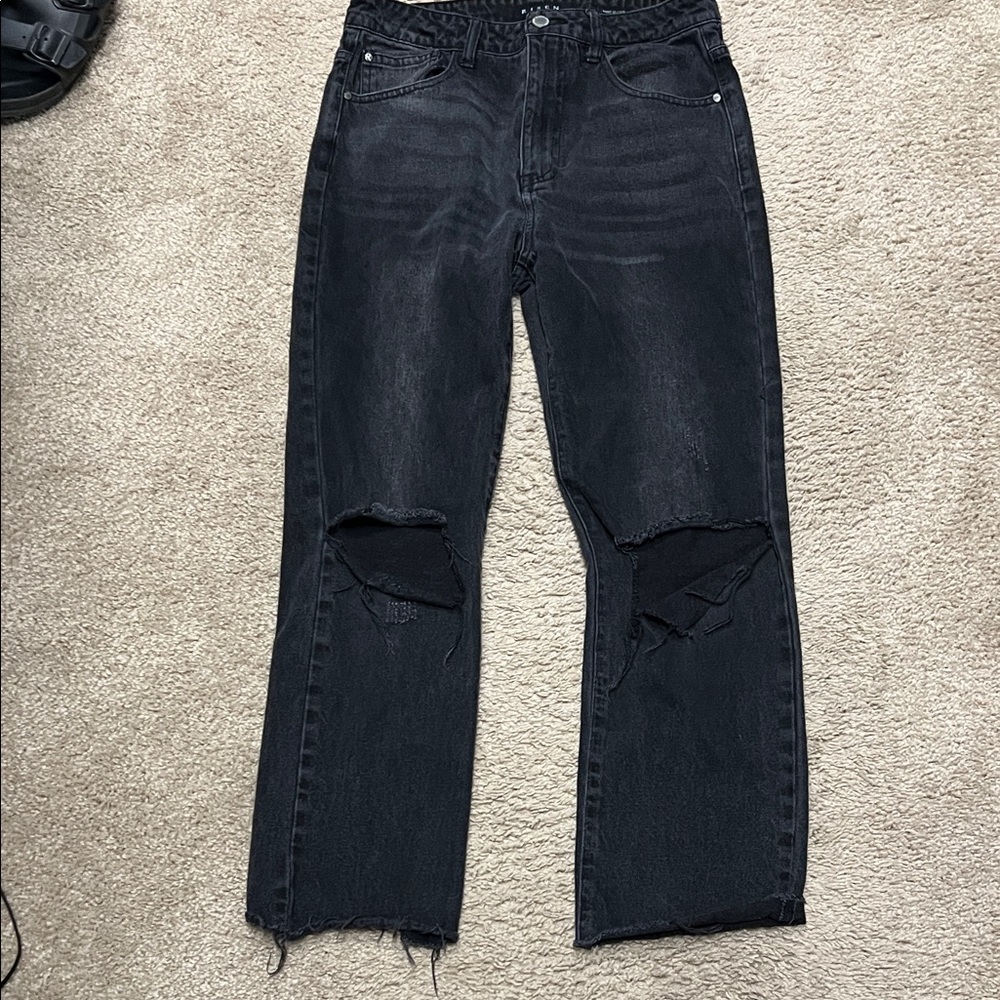 Stylish Black Distressed Ankle Jeans